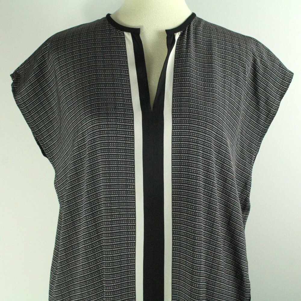 Vince Silk Black Geometric Print Dolman Cap Sleeve Split V-Neck Mini Dress S NWT - Picture 3 of 7